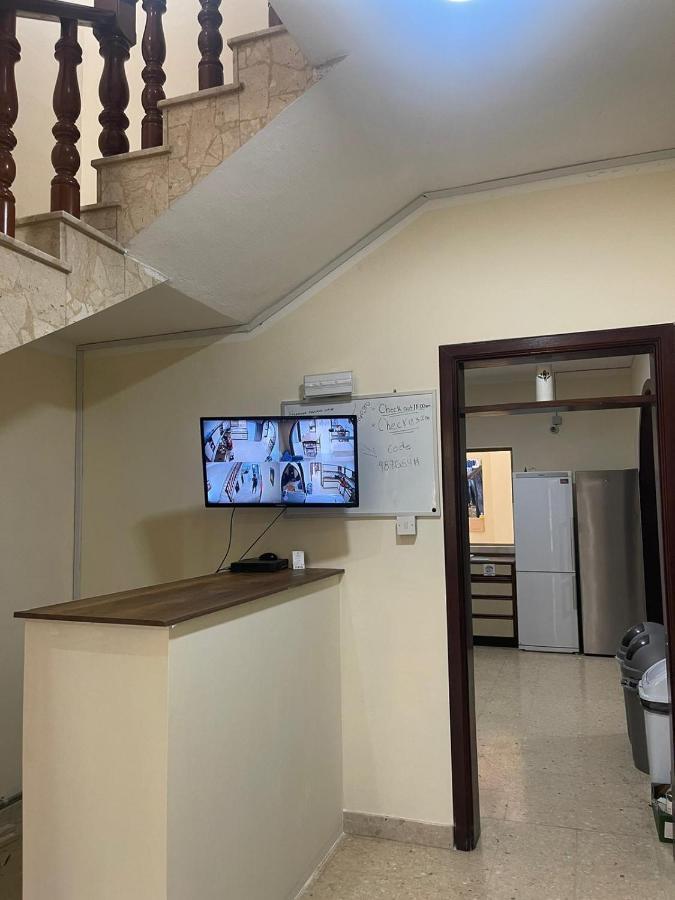 Ommi Hostel Saint Julian's Bagian luar foto